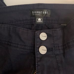 BNWT Reitman’s chinos style pants.